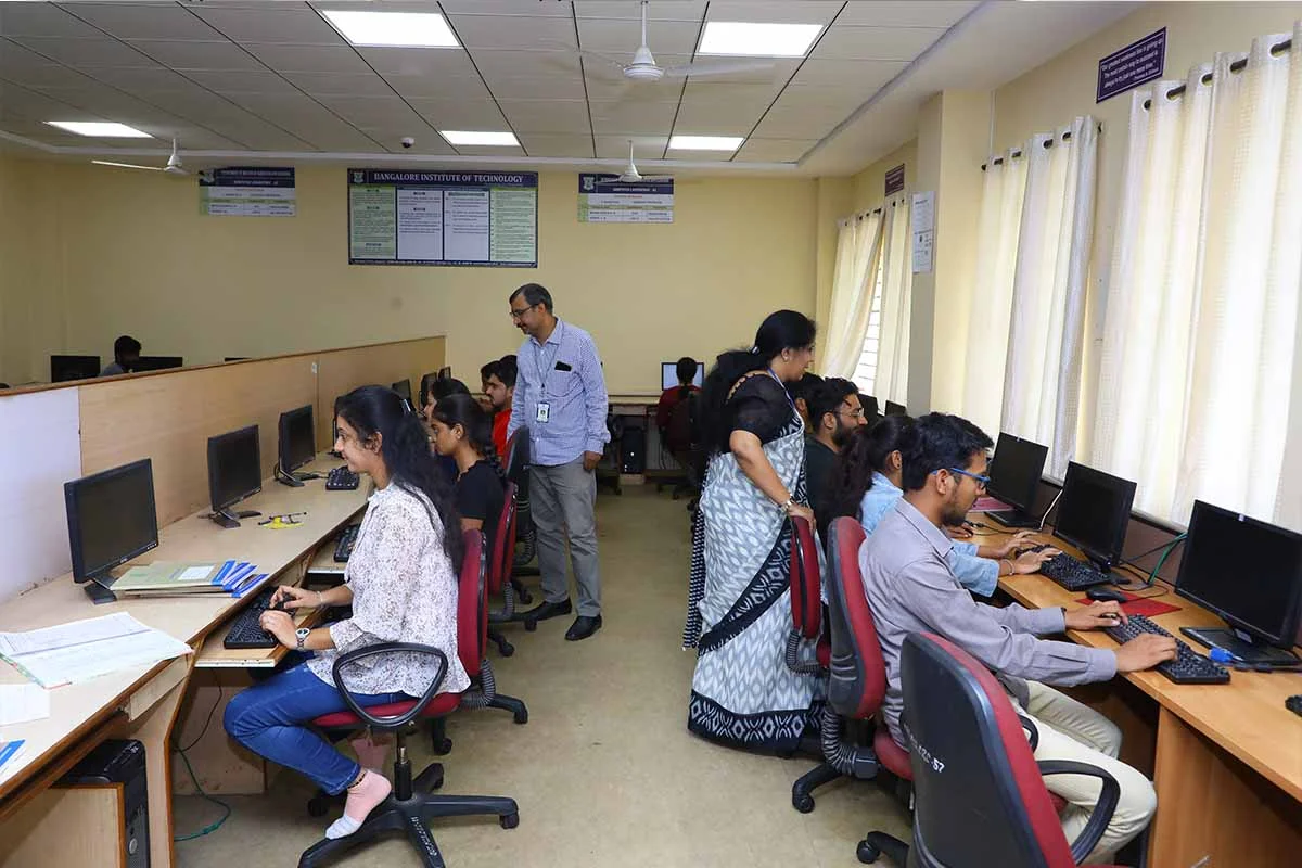 IQ INFOTECH SOLUTION | No.1 Software IT Training Institute in madurai